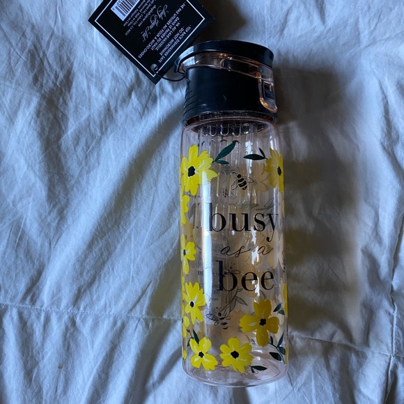Water bottle - Picture 2 of 7